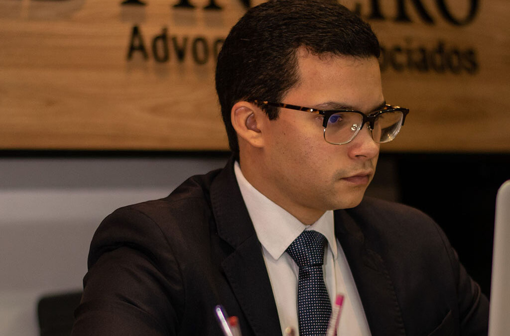 Ofensas através das redes sociais é crime e pode causar problemas jurídicos, alerta advogado